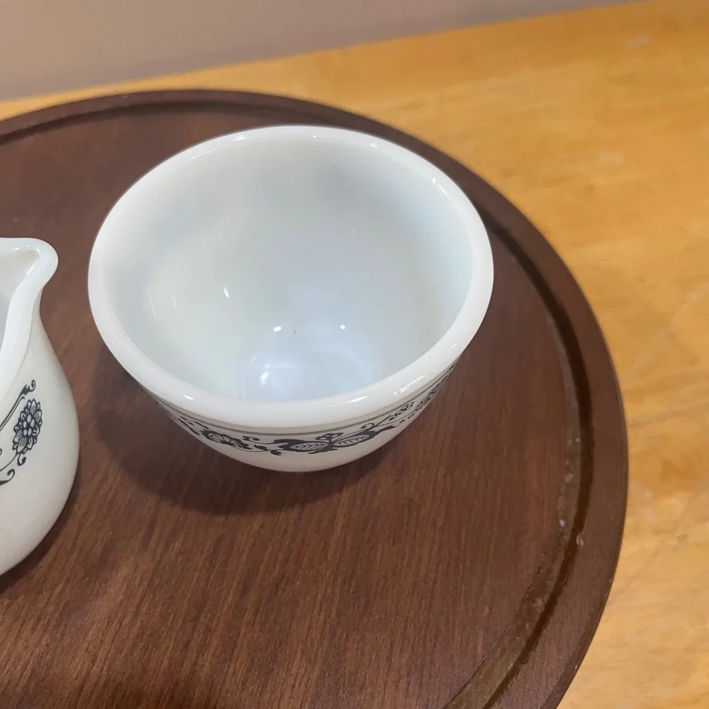 Vtg Pyrex Old Town Blue Onion Milk Glass Creamer and Sugar Bowl Set with Lid 70s